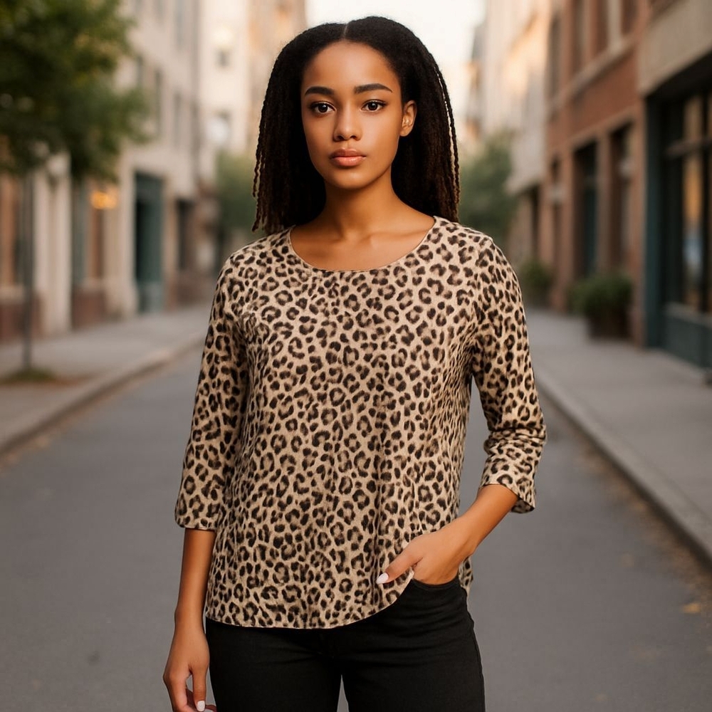 CHICO'S‎ | Comfy Safari Tan Leopard Cheetah Animal Print Mobwife Neutral Top | M